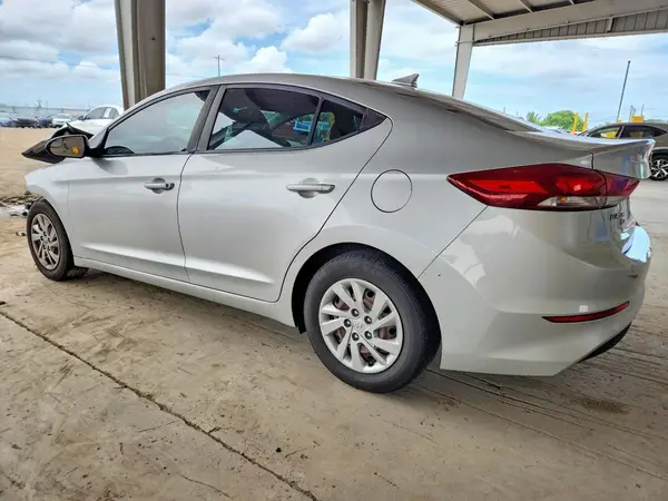 5NPD74LF3HH185339 2017 HYUNDAI ELANTRA - Image 2