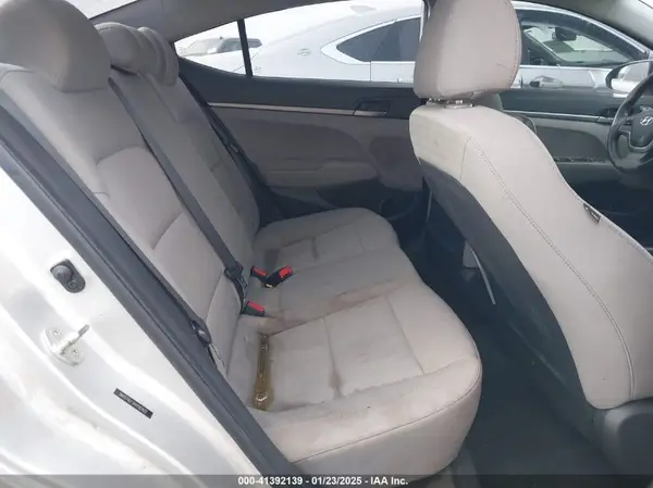 5NPD74LF3HH192422 2017 HYUNDAI ELANTRA - Image 8