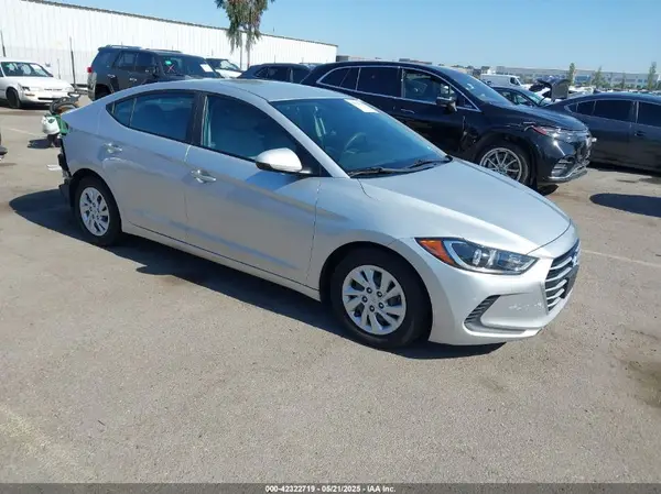 5NPD74LF3HH205458 2017 HYUNDAI ELANTRA - Image 1