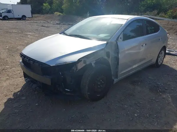 5NPD74LF3JH219804 2018 HYUNDAI ELANTRA - Image 2