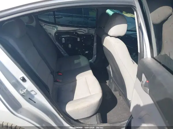 5NPD74LF3JH219804 2018 HYUNDAI ELANTRA - Image 8