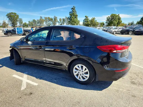 5NPD74LF3JH226056 2018 HYUNDAI ELANTRA - Image 2