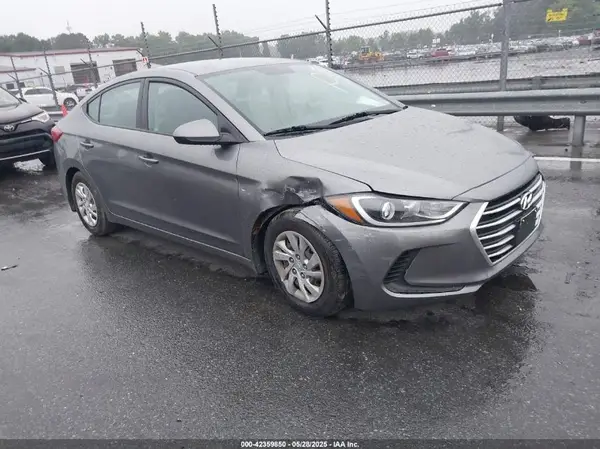 5NPD74LF3JH243326 2018 HYUNDAI ELANTRA - Image 1