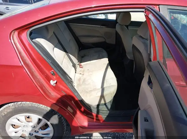 5NPD74LF3JH257257 2018 HYUNDAI ELANTRA - Image 8