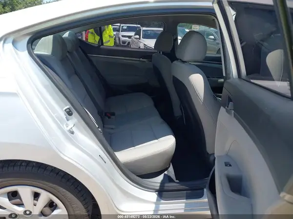 5NPD74LF3JH260093 2018 HYUNDAI ELANTRA - Image 8