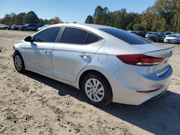5NPD74LF3JH260546 2018 HYUNDAI ELANTRA - Image 2