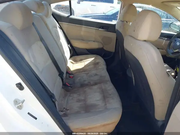 5NPD74LF3JH261230 2018 HYUNDAI ELANTRA - Image 8