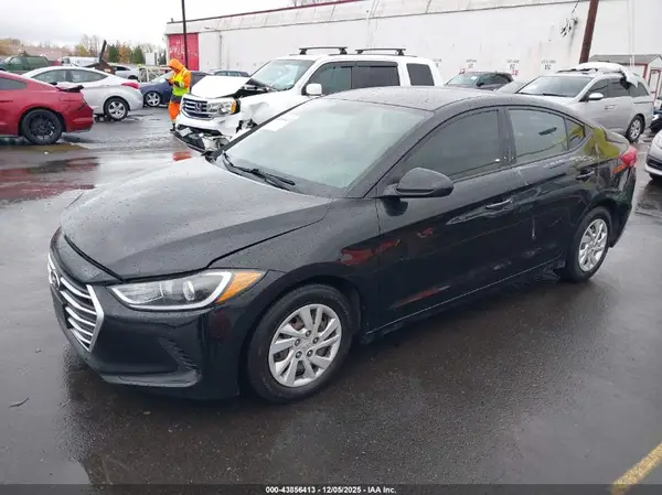 5NPD74LF3JH262555 2018 HYUNDAI ELANTRA - Image 2