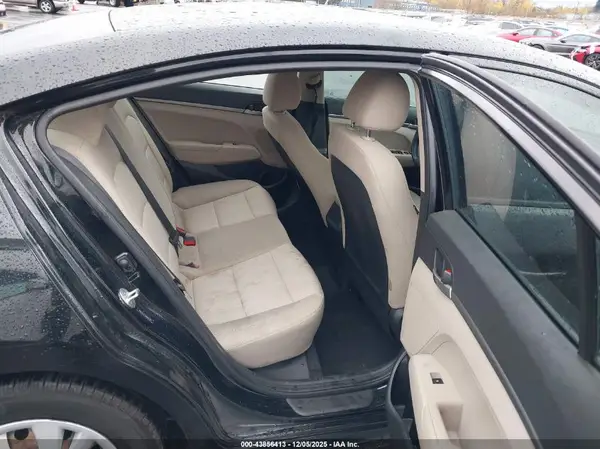 5NPD74LF3JH262555 2018 HYUNDAI ELANTRA - Image 8