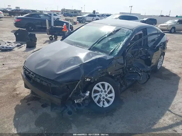 5NPD74LF3JH263091 2018 HYUNDAI ELANTRA - Image 2