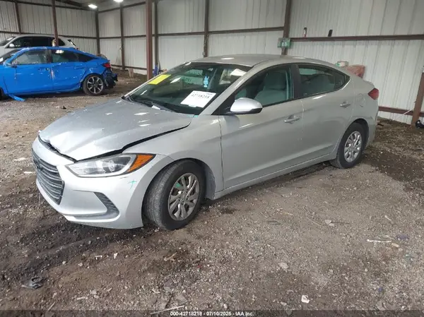 5NPD74LF3JH275550 2018 HYUNDAI ELANTRA - Image 2