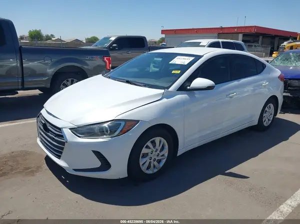 5NPD74LF3JH276147 2018 HYUNDAI ELANTRA - Image 2