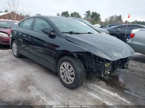5NPD74LF3JH277105 2018 HYUNDAI ELANTRA - Image 1