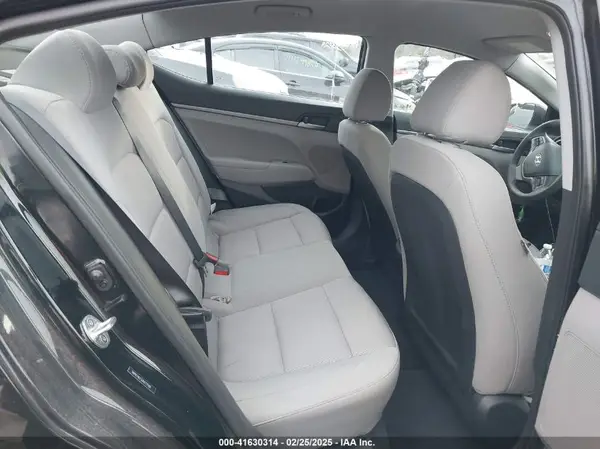 5NPD74LF3JH277105 2018 HYUNDAI ELANTRA - Image 8
