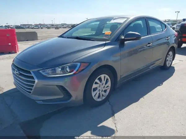 5NPD74LF3JH277749 2018 HYUNDAI ELANTRA - Image 2