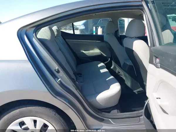 5NPD74LF3JH277749 2018 HYUNDAI ELANTRA - Image 8