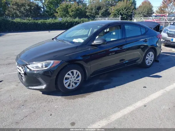 5NPD74LF3JH280621 2018 HYUNDAI ELANTRA - Image 2