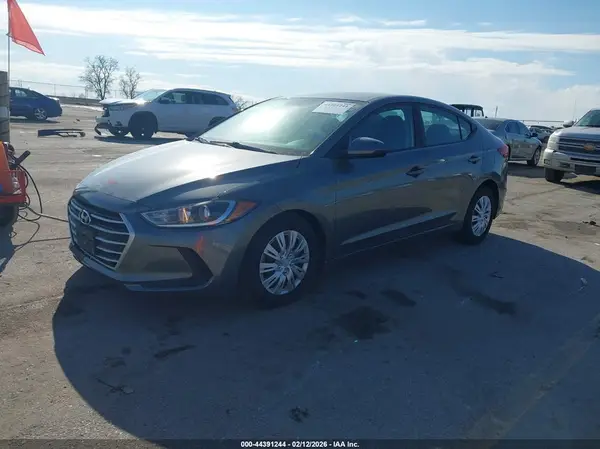 5NPD74LF3JH281834 2018 HYUNDAI ELANTRA - Image 2