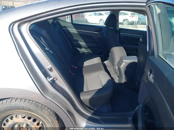 5NPD74LF3JH281834 2018 HYUNDAI ELANTRA - Image 8