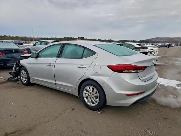 5NPD74LF3JH283132 2018 HYUNDAI ELANTRA - Image 2