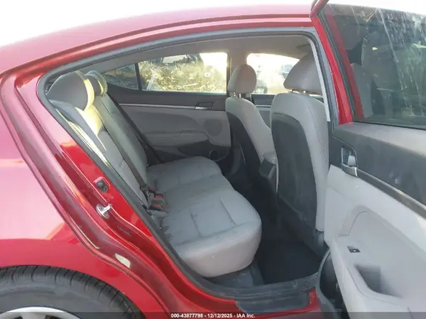 5NPD74LF3JH284409 2018 HYUNDAI ELANTRA - Image 8