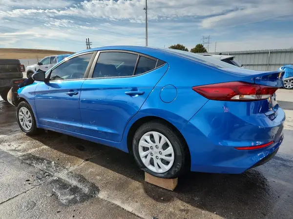 5NPD74LF3JH290890 2018 HYUNDAI ELANTRA - Image 2