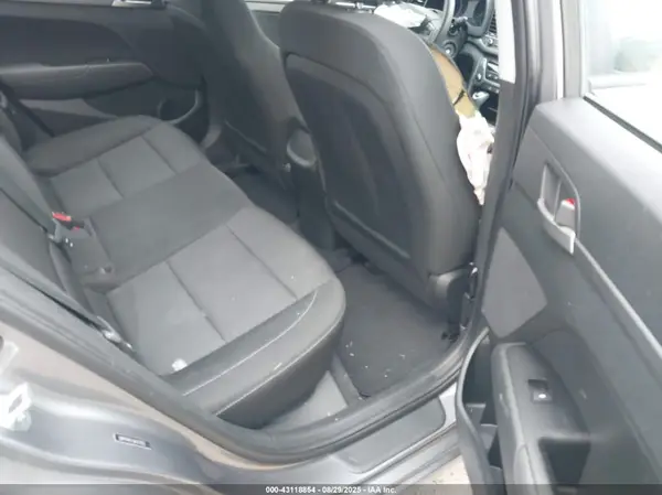 5NPD74LF3JH317022 2018 HYUNDAI ELANTRA - Image 8
