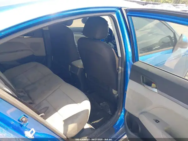 5NPD74LF3JH317540 2018 HYUNDAI ELANTRA - Image 8