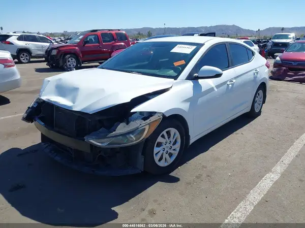 5NPD74LF3JH320051 2018 HYUNDAI ELANTRA - Image 2