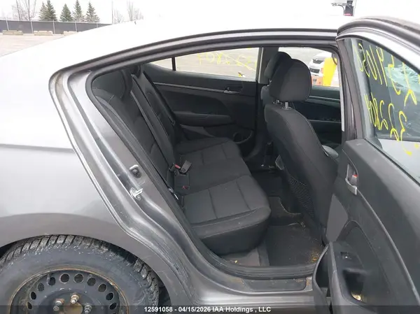 5NPD74LF3JH322804 2018 HYUNDAI ELANTRA - Image 8