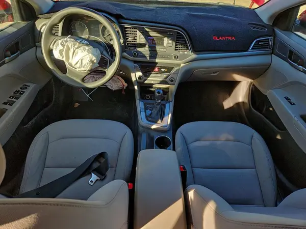 5NPD74LF3JH325055 2018 HYUNDAI ELANTRA - Image 8