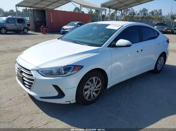 5NPD74LF3JH325461 2018 HYUNDAI ELANTRA - Image 2
