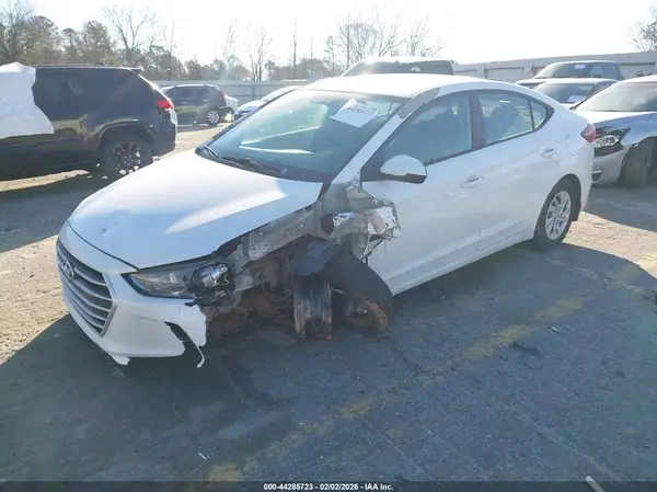 5NPD74LF3JH330627 2018 HYUNDAI ELANTRA - Image 2
