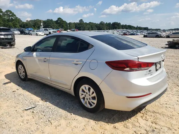 5NPD74LF3JH335679 2018 HYUNDAI ELANTRA - Image 2