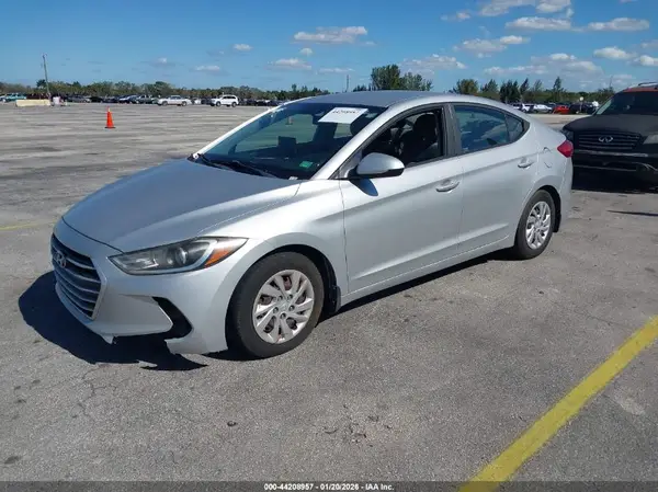 5NPD74LF3JH339750 2018 HYUNDAI ELANTRA - Image 2