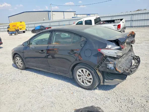 5NPD74LF3JH351218 2018 HYUNDAI ELANTRA - Image 2