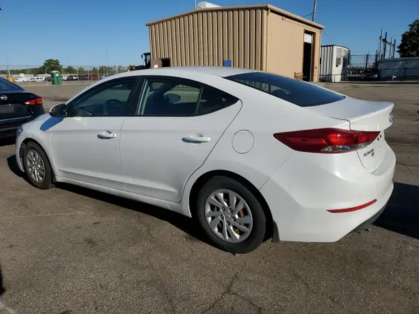 5NPD74LF3JH352028 2018 HYUNDAI ELANTRA - Image 2