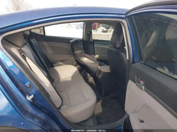 5NPD74LF3JH354491 2018 HYUNDAI ELANTRA - Image 8