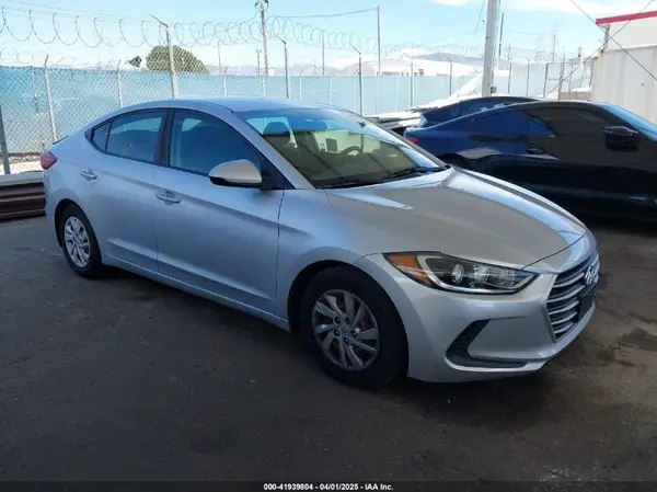 5NPD74LF3JH360226 2018 HYUNDAI ELANTRA - Image 1