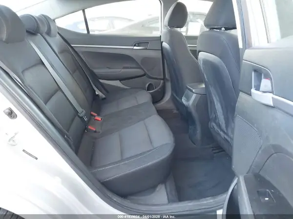 5NPD74LF3JH360226 2018 HYUNDAI ELANTRA - Image 8