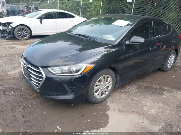 5NPD74LF3JH365782 2018 HYUNDAI ELANTRA - Image 2