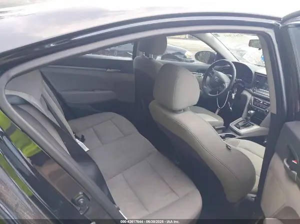 5NPD74LF3JH365782 2018 HYUNDAI ELANTRA - Image 8
