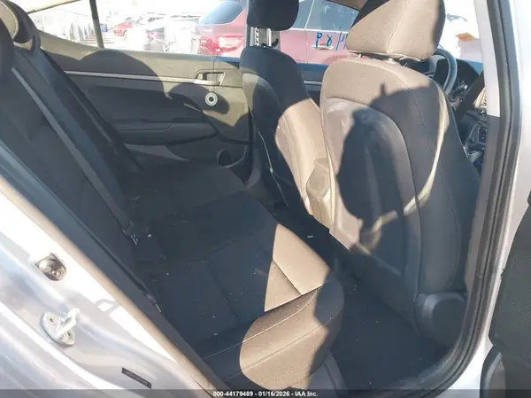 5NPD74LF3JH373414 2018 HYUNDAI ELANTRA - Image 8