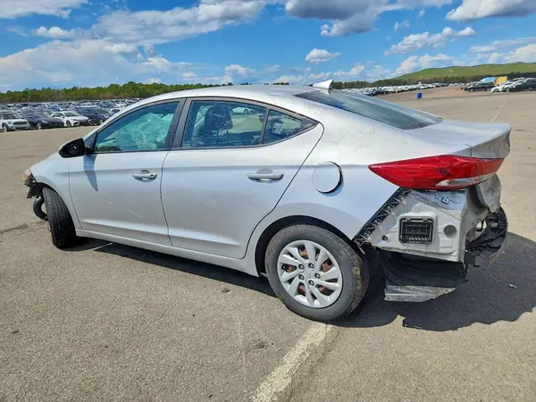 5NPD74LF3JH381657 2018 HYUNDAI ELANTRA - Image 2