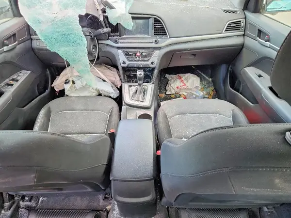 5NPD74LF3JH381657 2018 HYUNDAI ELANTRA - Image 8
