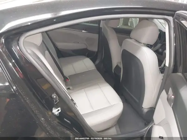 5NPD74LF3JH383134 2018 HYUNDAI ELANTRA - Image 8