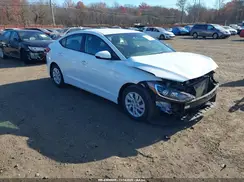 5NPD74LF3JH388768 2018 HYUNDAI ELANTRA