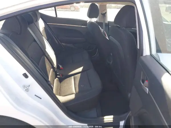 5NPD74LF3JH388768 2018 HYUNDAI ELANTRA - Image 8