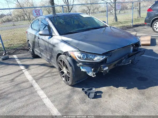 5NPD74LF3JH390701 2018 HYUNDAI ELANTRA - Image 1