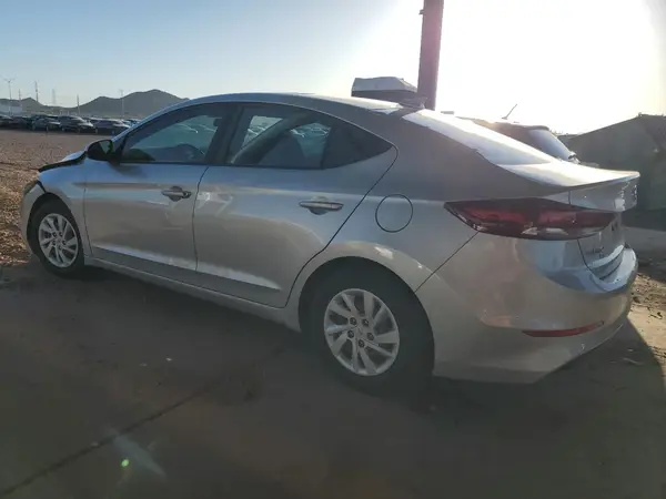 5NPD74LF3JH392075 2018 HYUNDAI ELANTRA - Image 2